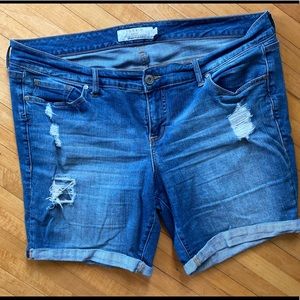 Torrid denim shorts size 16